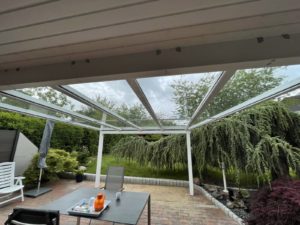 Terrassendach aus Aluminium, klar verglast