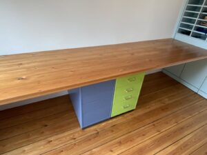 Upcycling - Schreibtisch aus Pitchpine Bodendielen 3